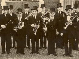 Die Mitglieder des Musikverein Cäcilia Brüggen in den 50er Jahren.